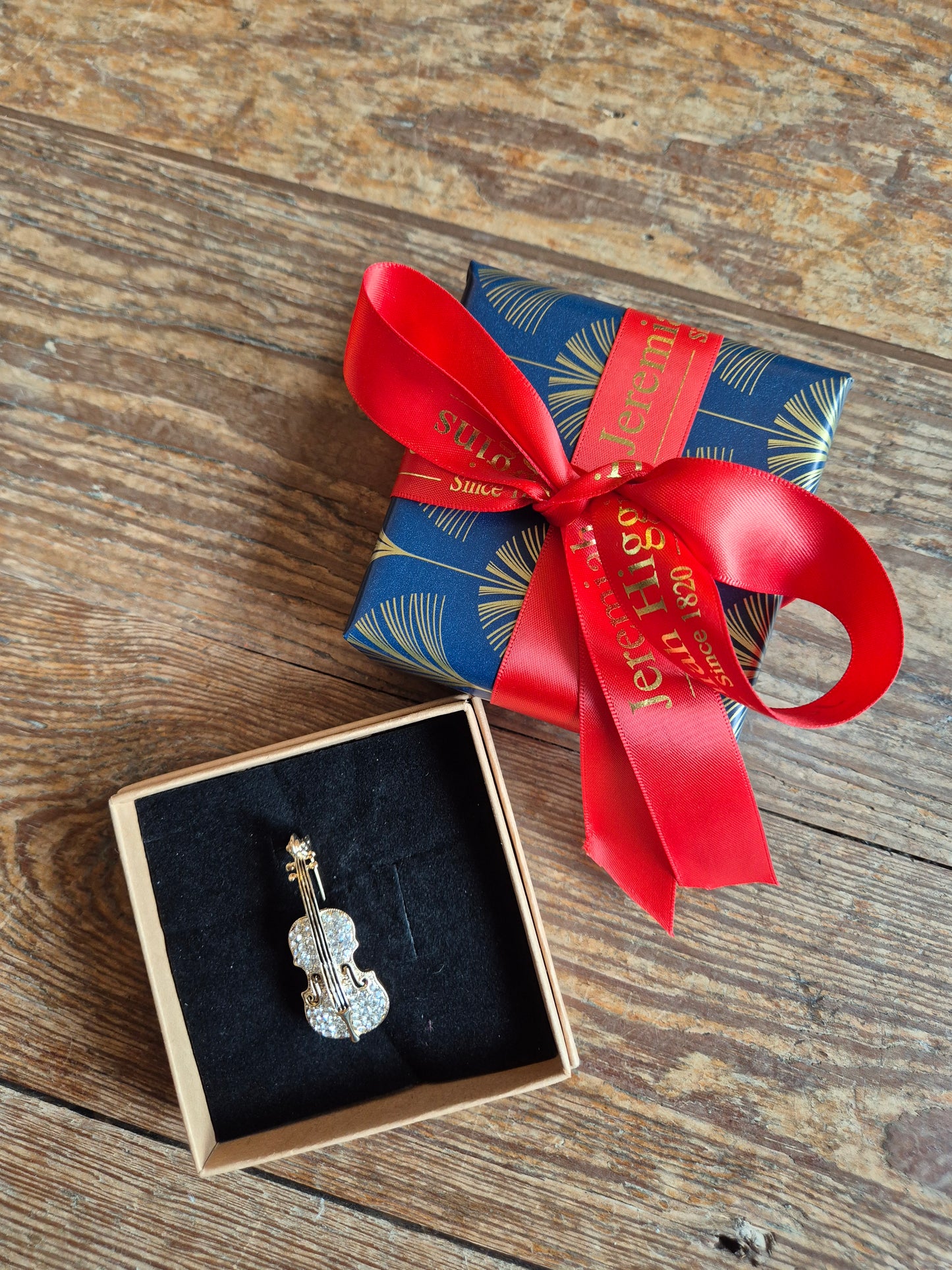 Violin Brooch