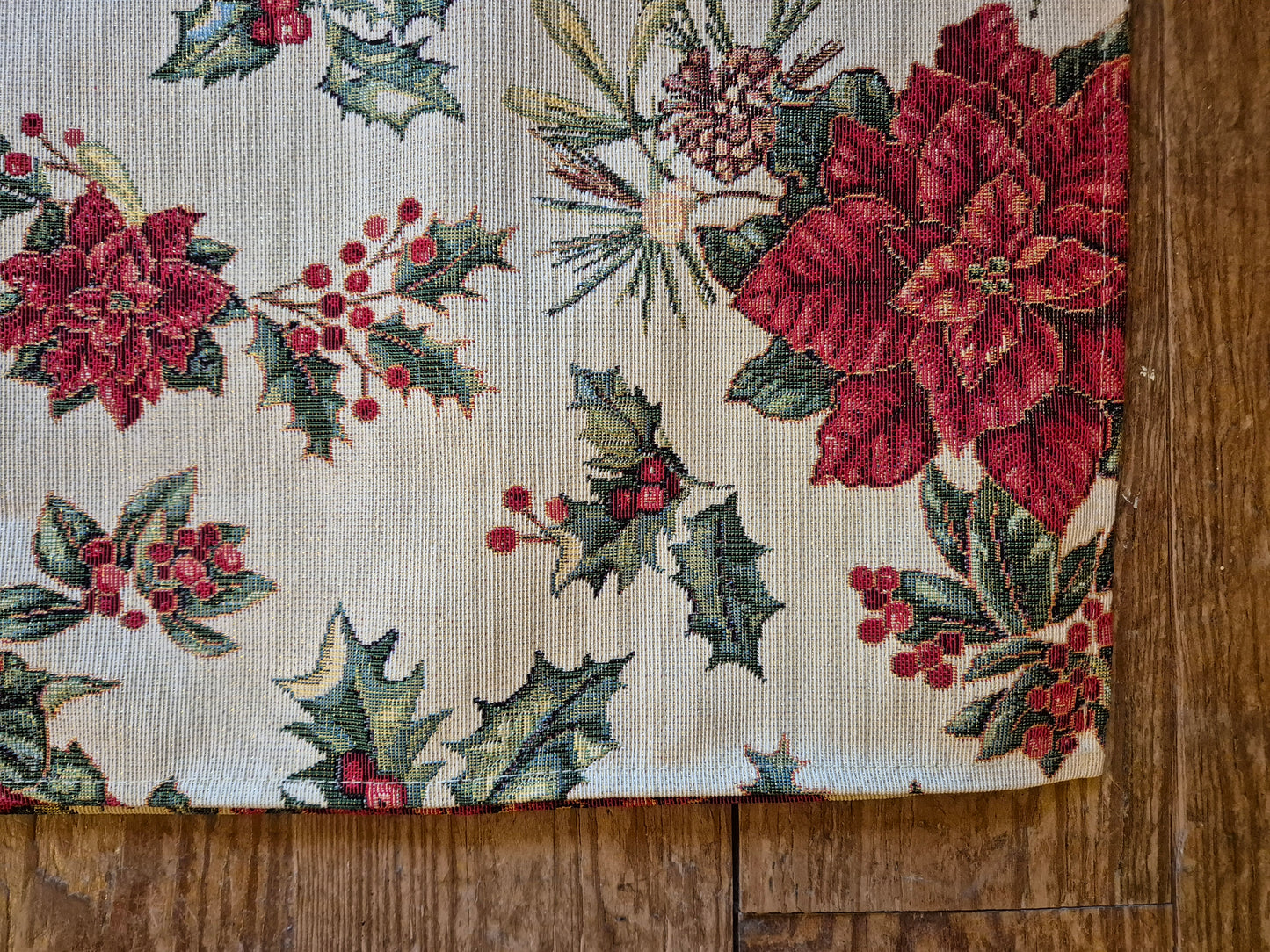 Poinsettia & Holly Runner 45x140cm