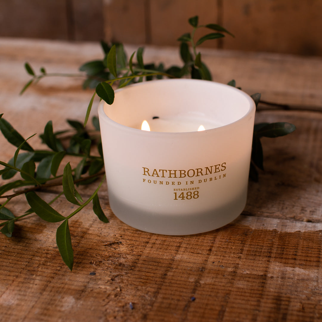Cedar, Cloves & Ambergris Scented Candle