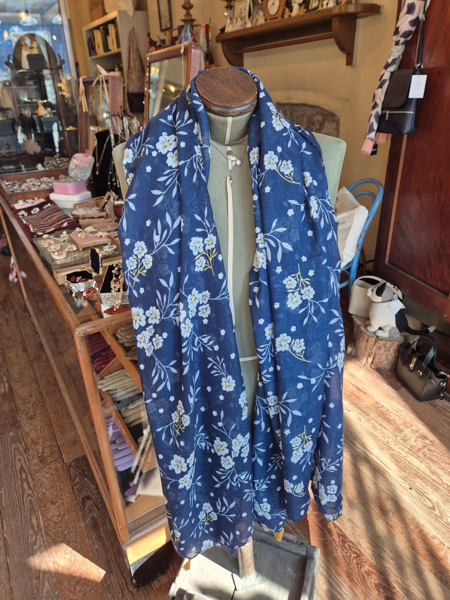 Navy Daisies Scarf